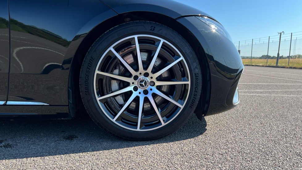 Mercedes Benz EQS