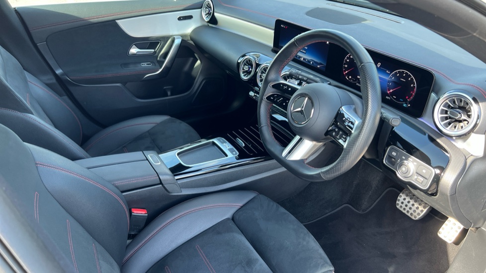 Mercedes Benz CLA