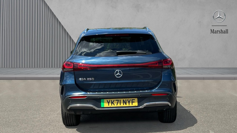 Mercedes Benz EQA