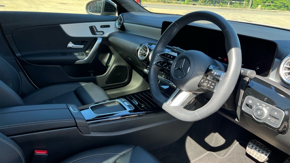 Mercedes Benz CLA