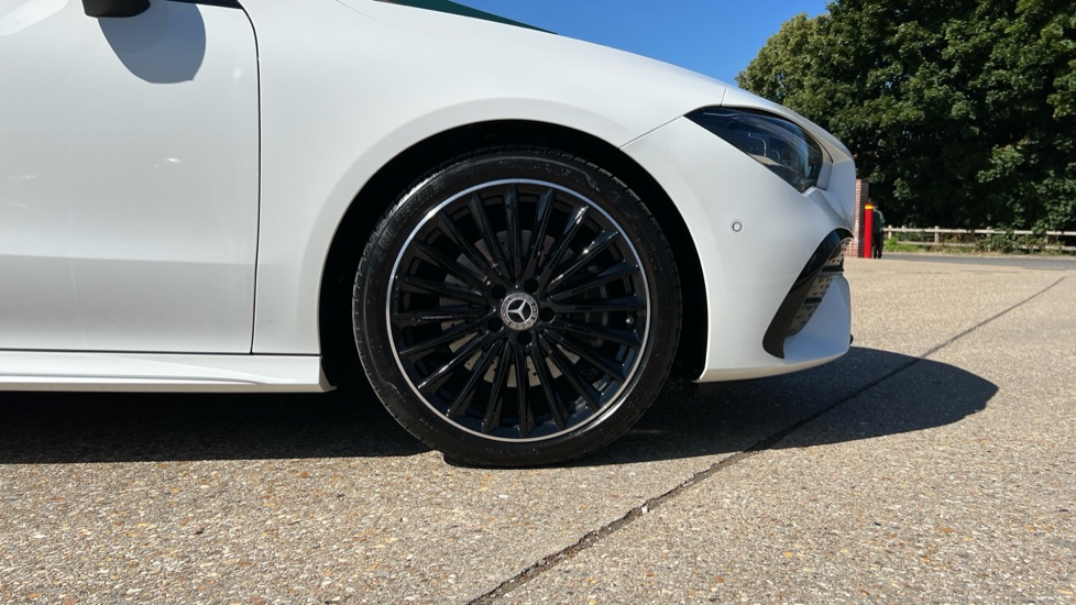 Mercedes Benz CLA