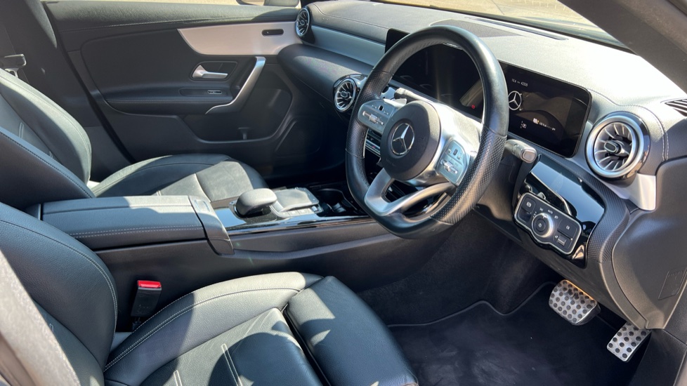 Mercedes Benz CLA