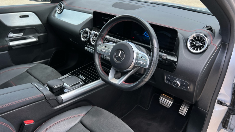 Mercedes Benz EQA