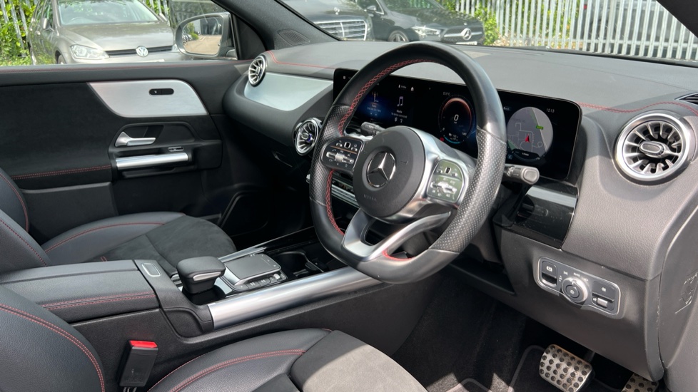 Mercedes Benz EQA