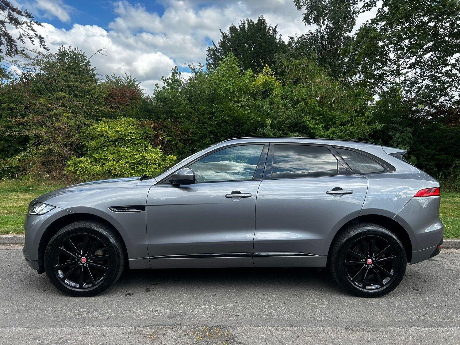 Jaguar F Pace