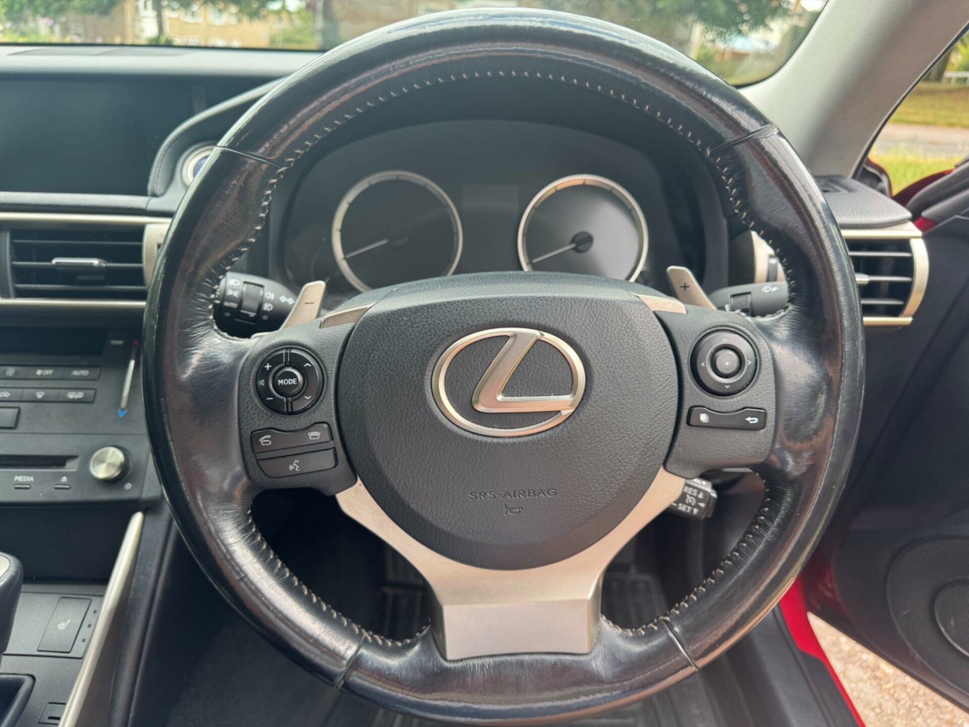 Lexus IS