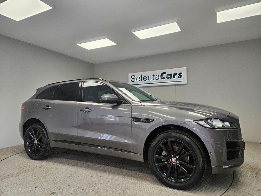 Jaguar F Pace