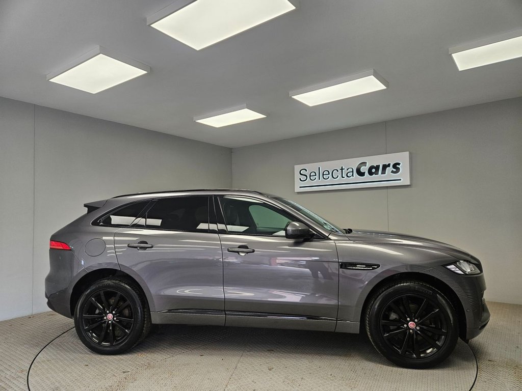 Jaguar F Pace