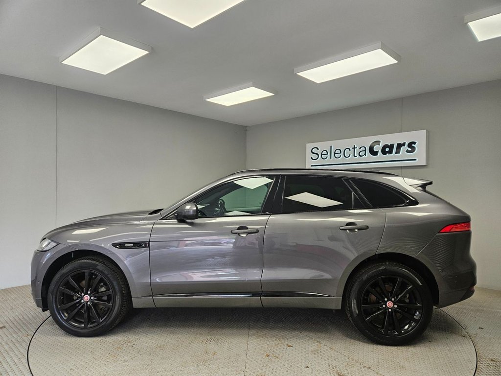 Jaguar F Pace