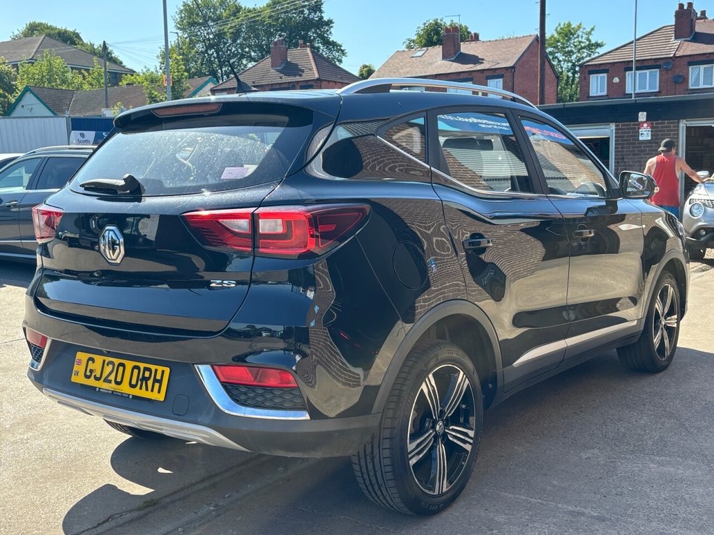 MG ZS