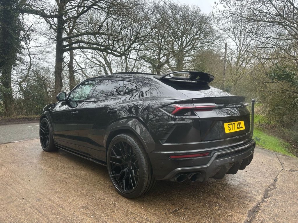 Lamborghini URUS