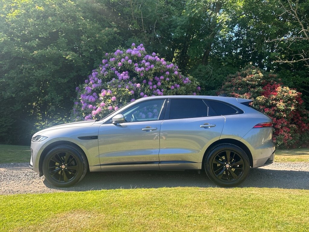 Jaguar F Pace