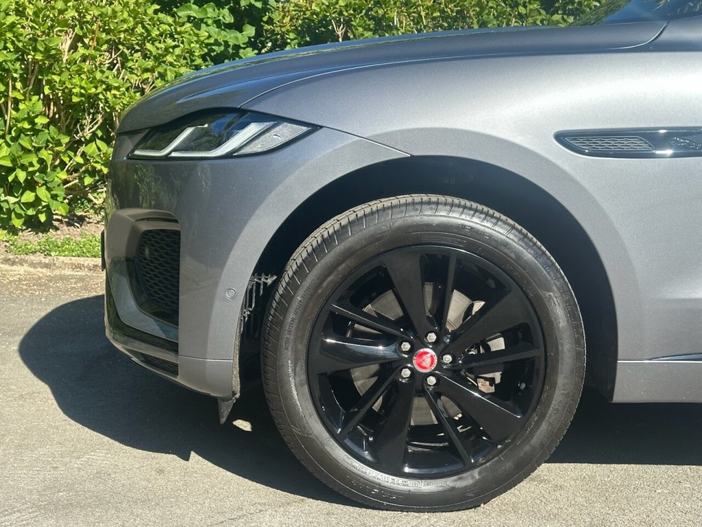 Jaguar F Pace