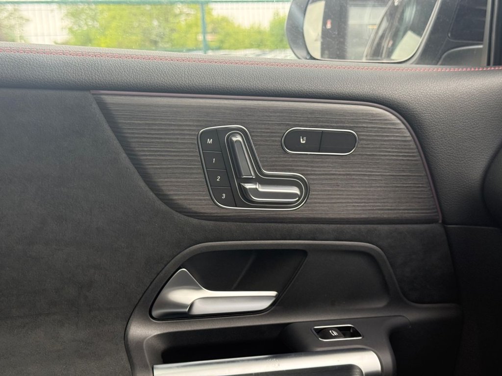 Mercedes Benz EQB