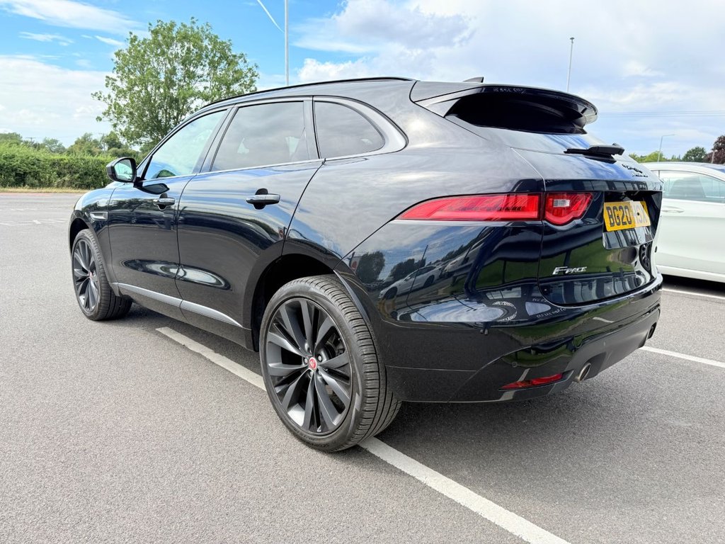 Jaguar F Pace
