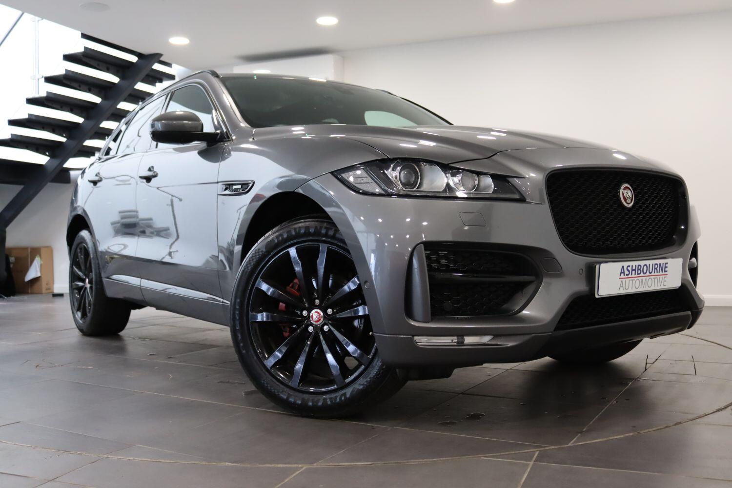 Jaguar F Pace