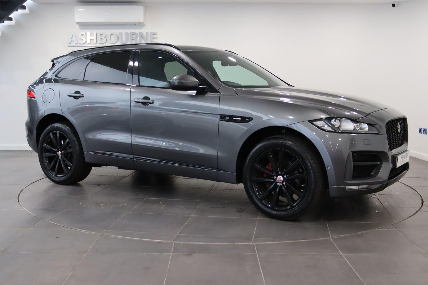 Jaguar F Pace