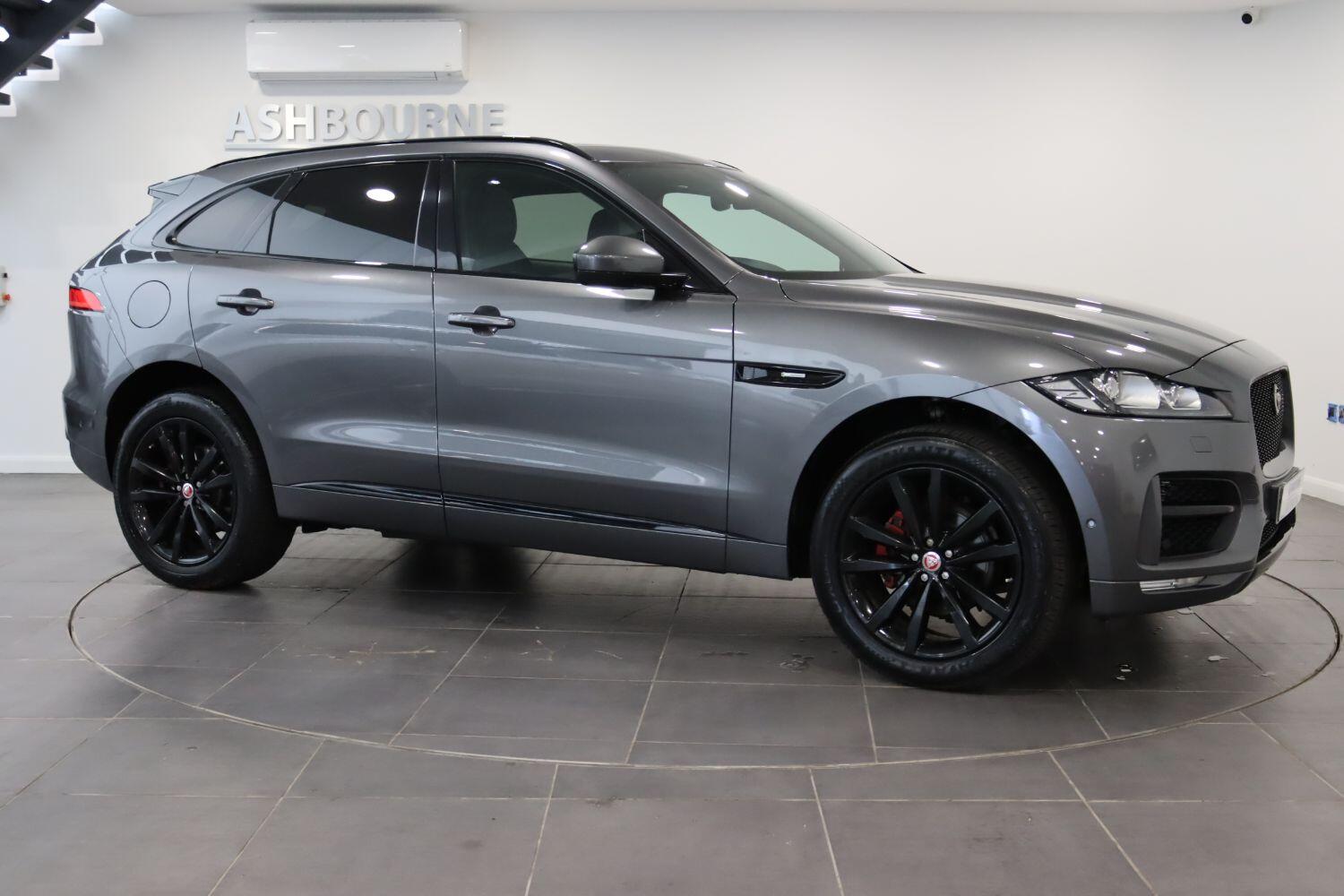 Jaguar F Pace