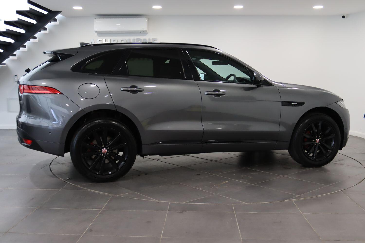Jaguar F Pace
