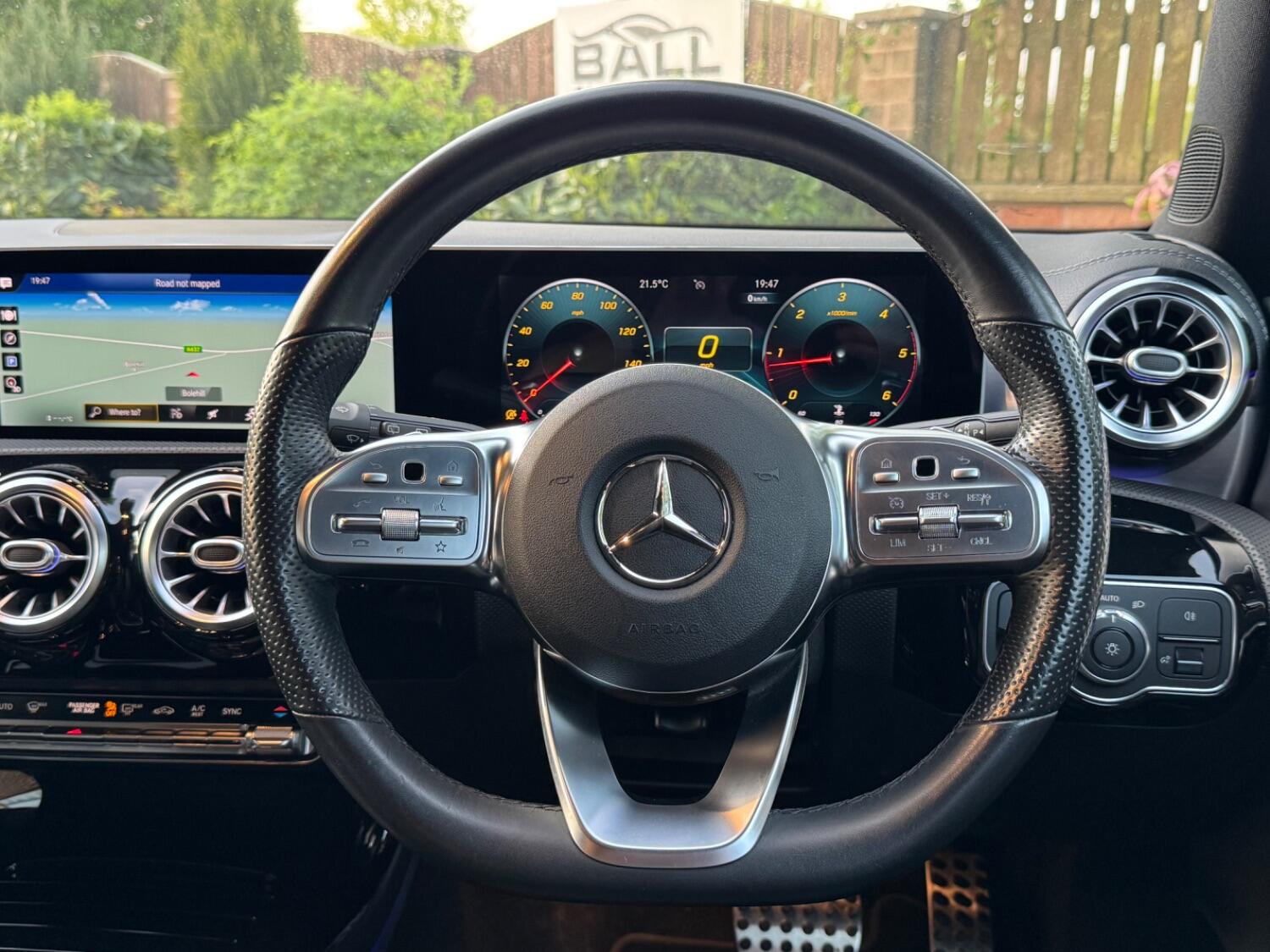 Mercedes Benz CLA