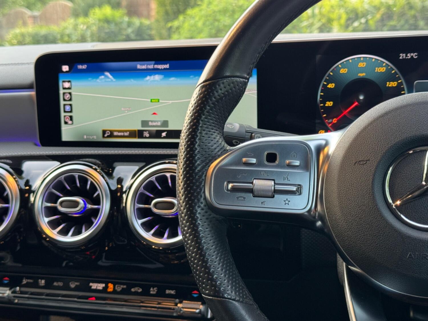 Mercedes Benz CLA