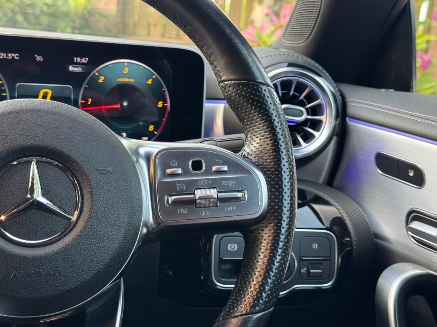 Mercedes Benz CLA