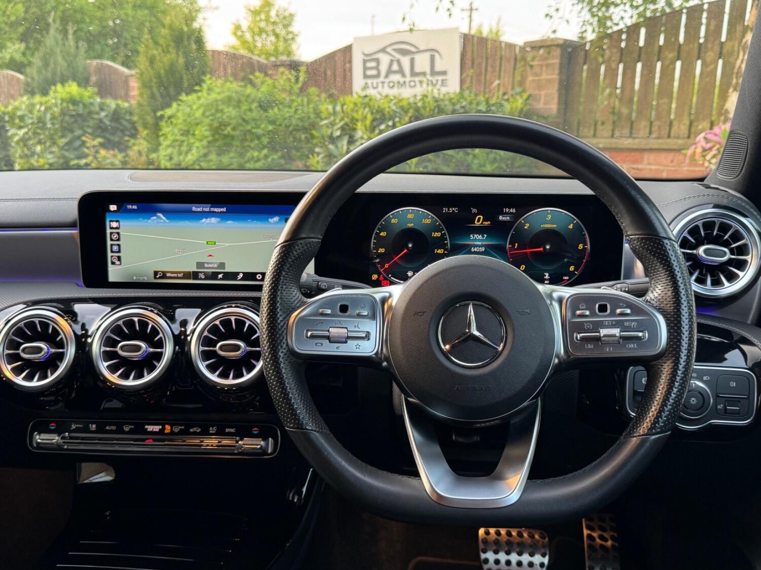 Mercedes Benz CLA