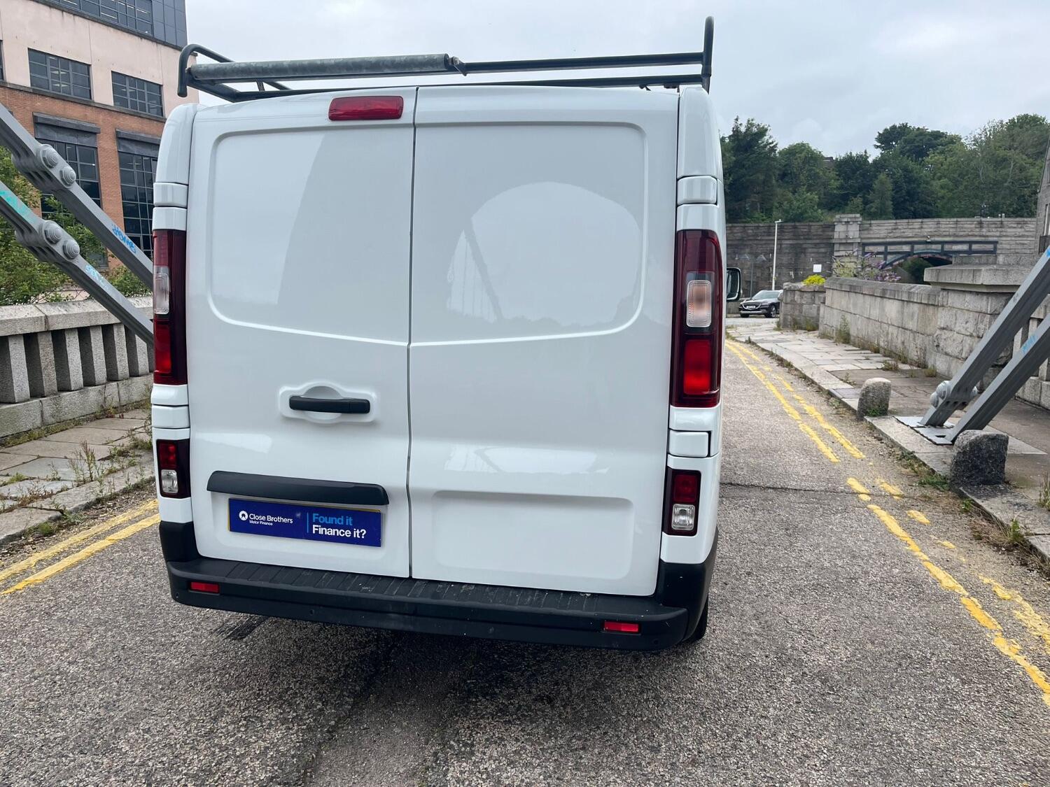 Nissan NV300