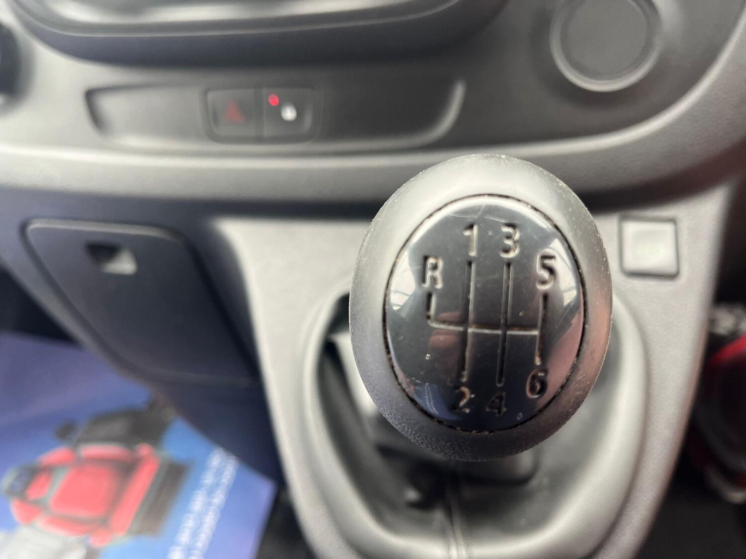 Nissan NV300