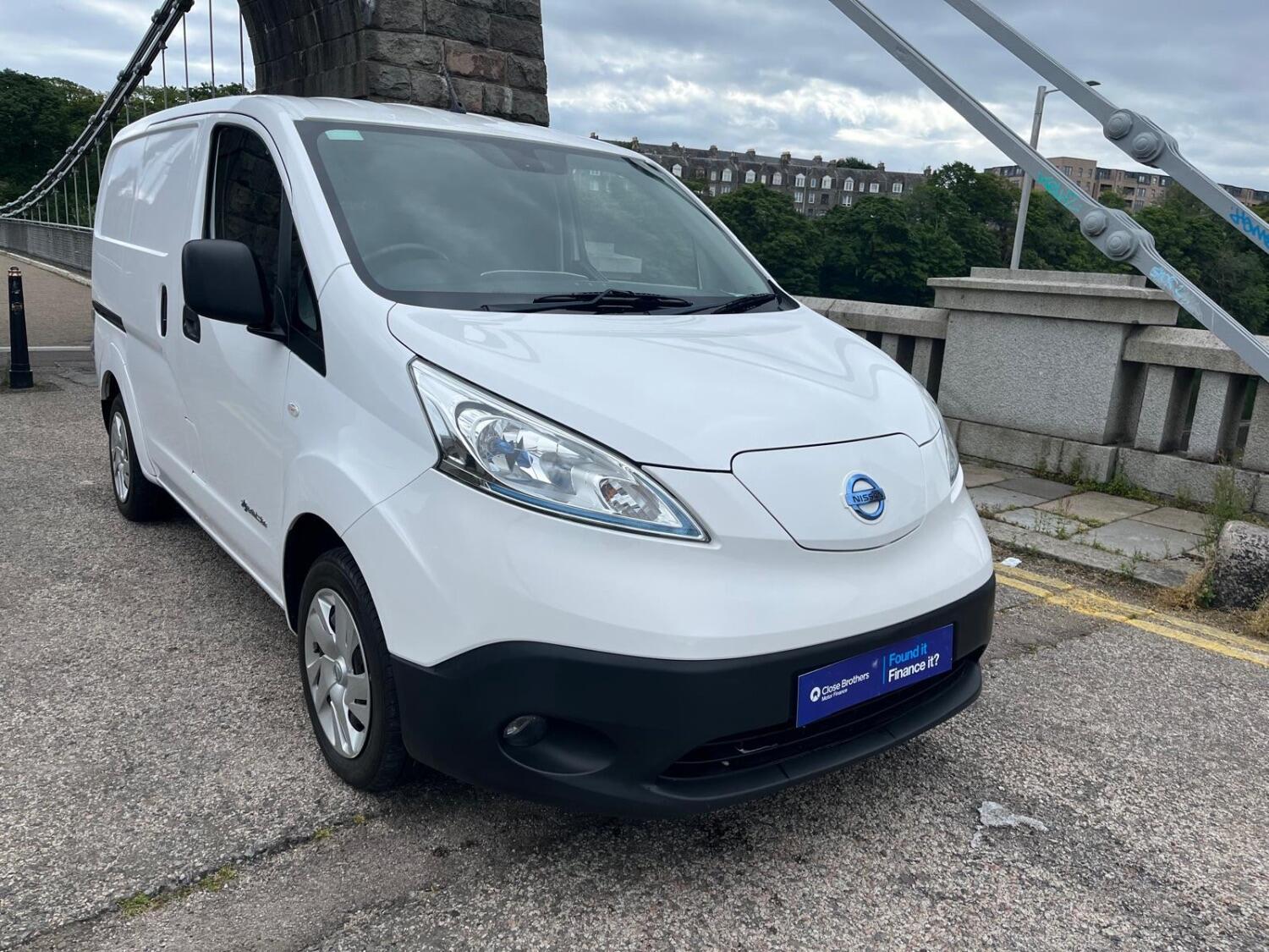 Nissan eNV200