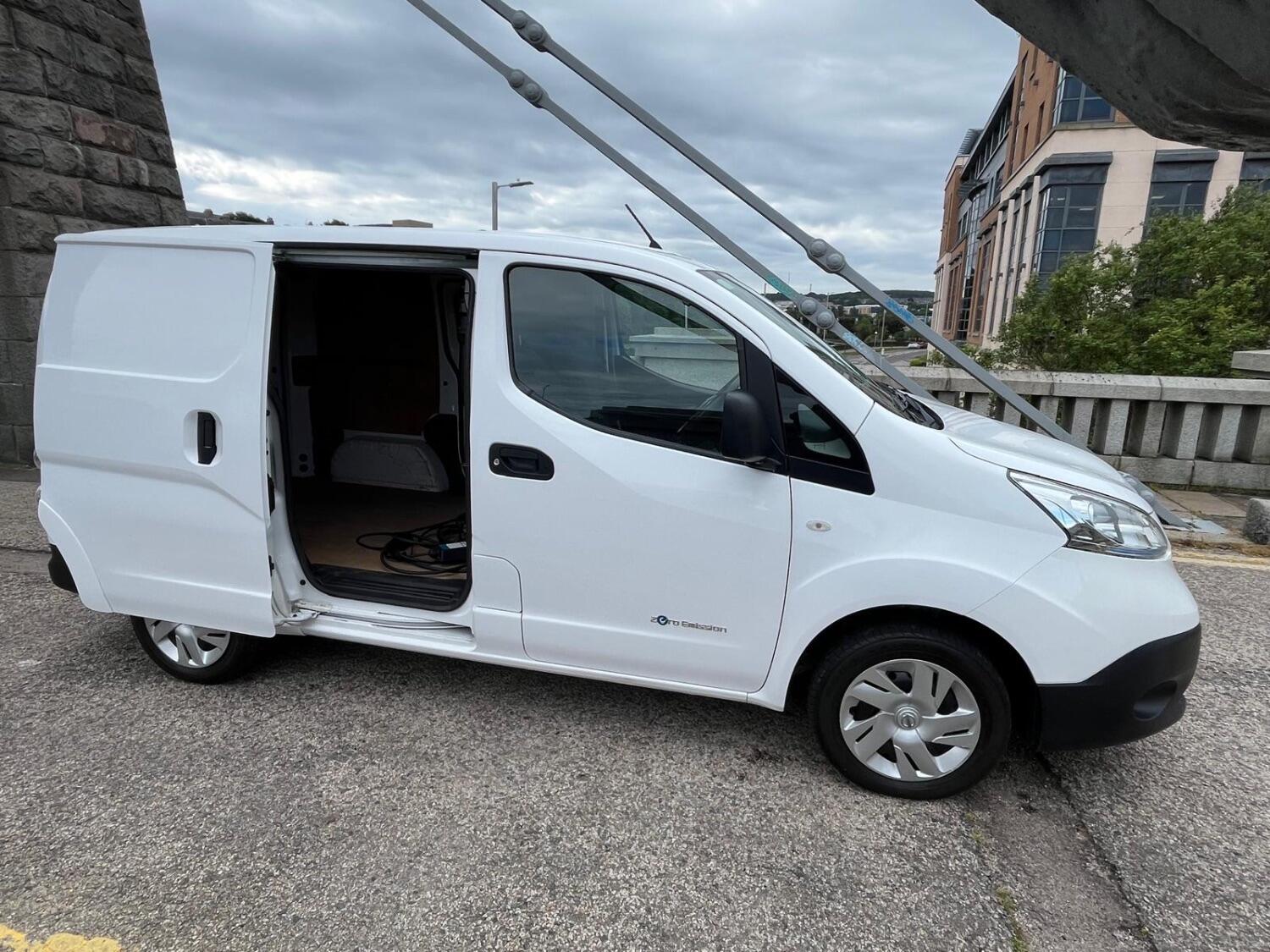 Nissan eNV200