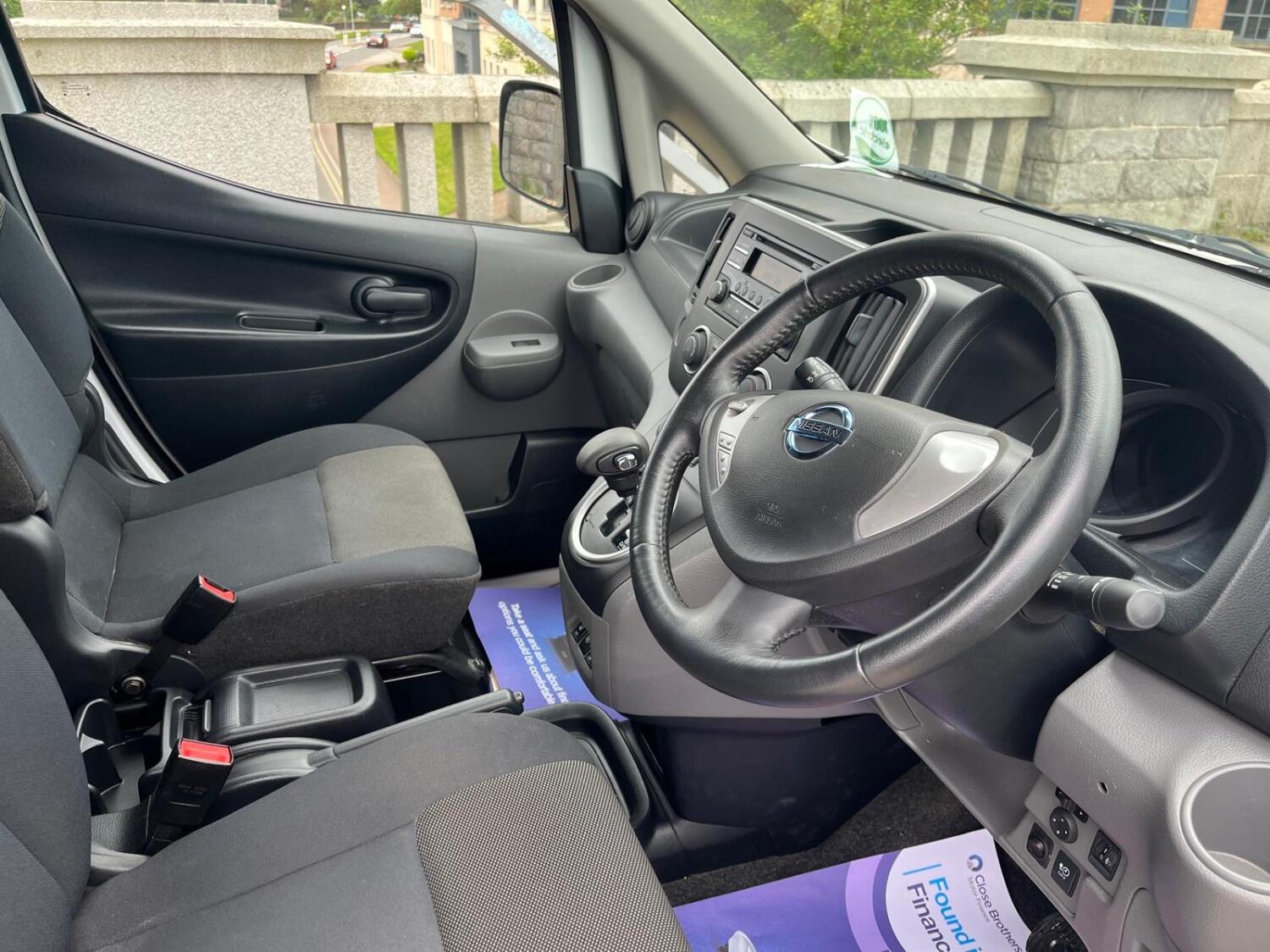 Nissan eNV200