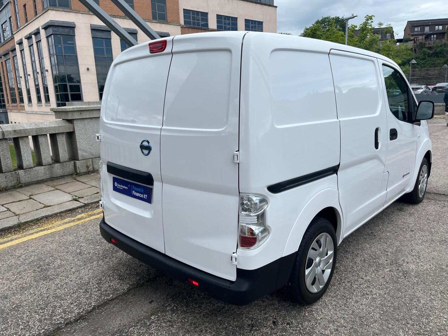 Nissan eNV200