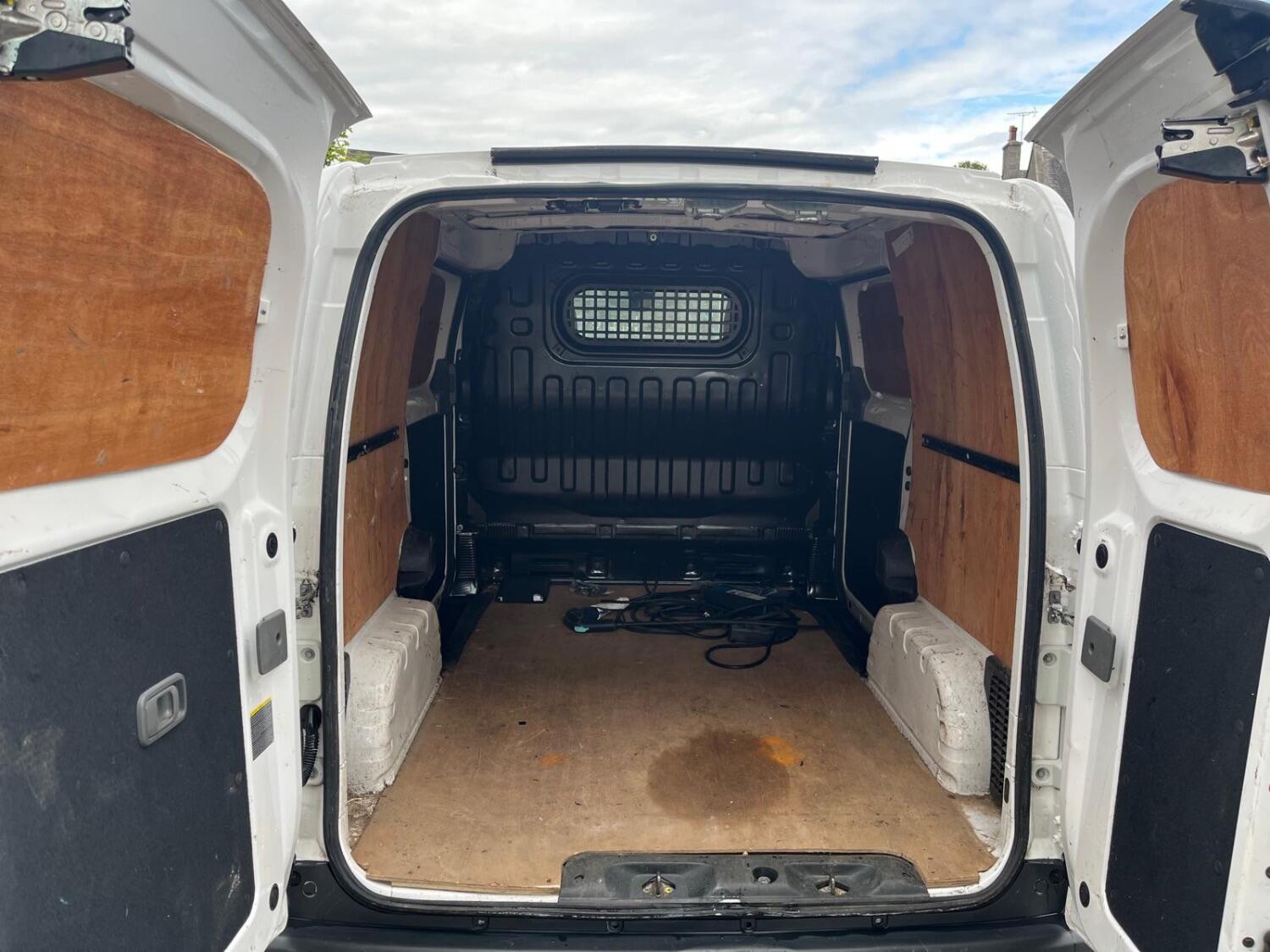 Nissan eNV200