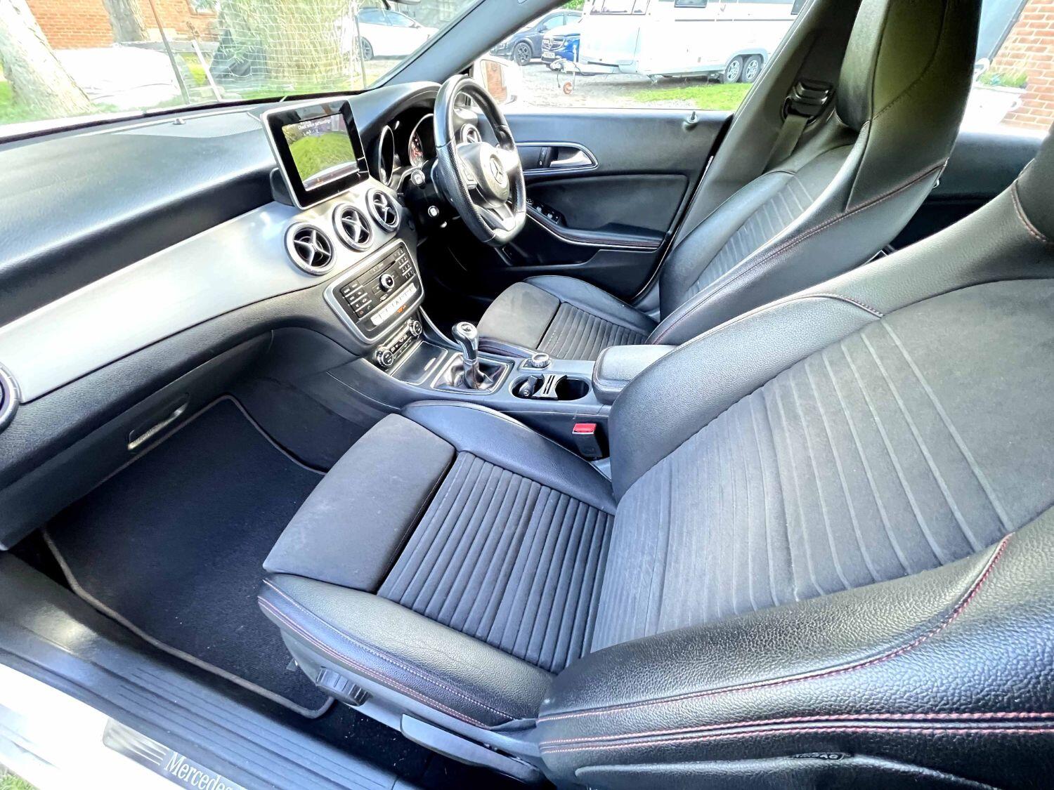 Mercedes Benz CLA