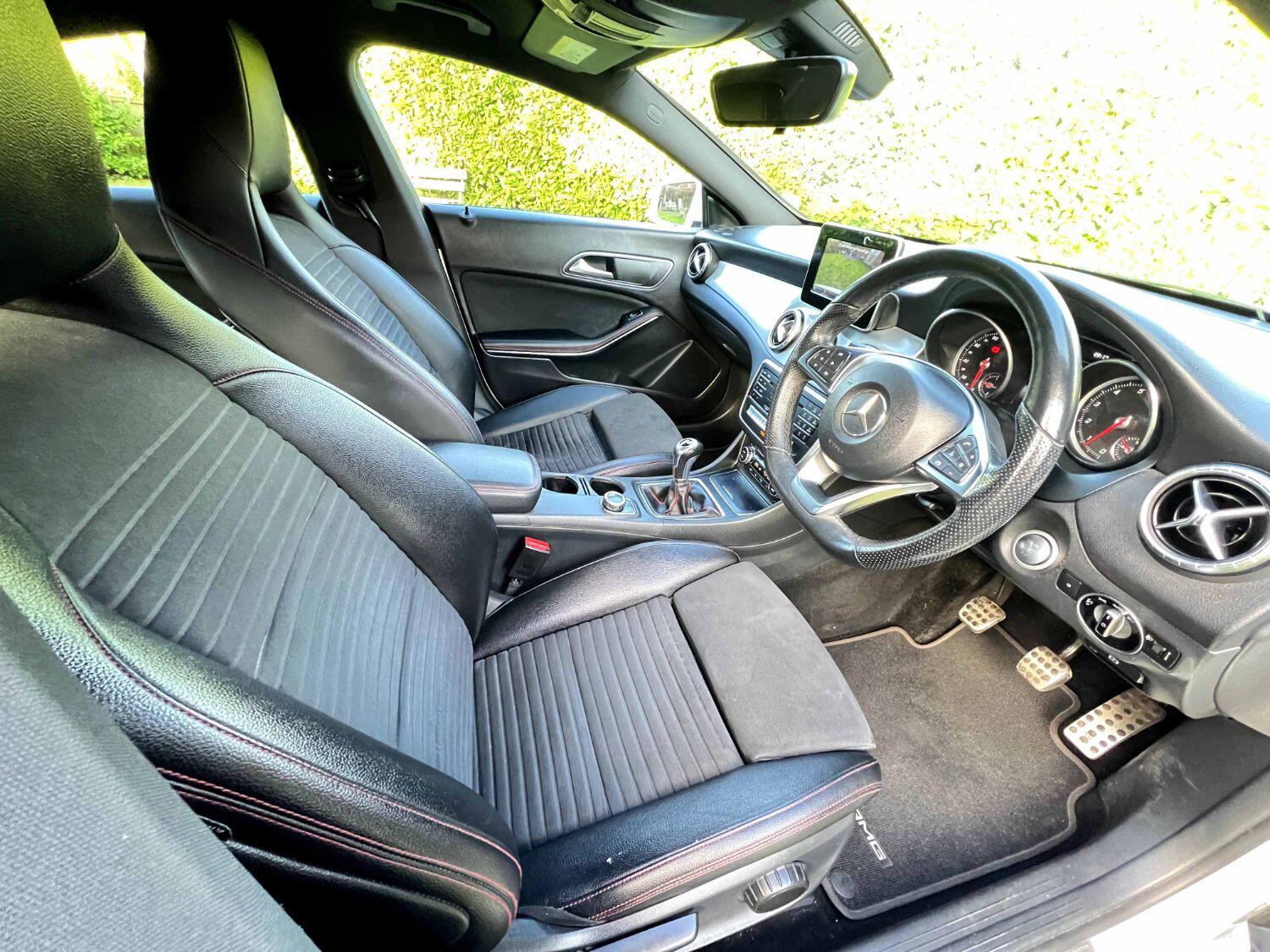 Mercedes Benz CLA