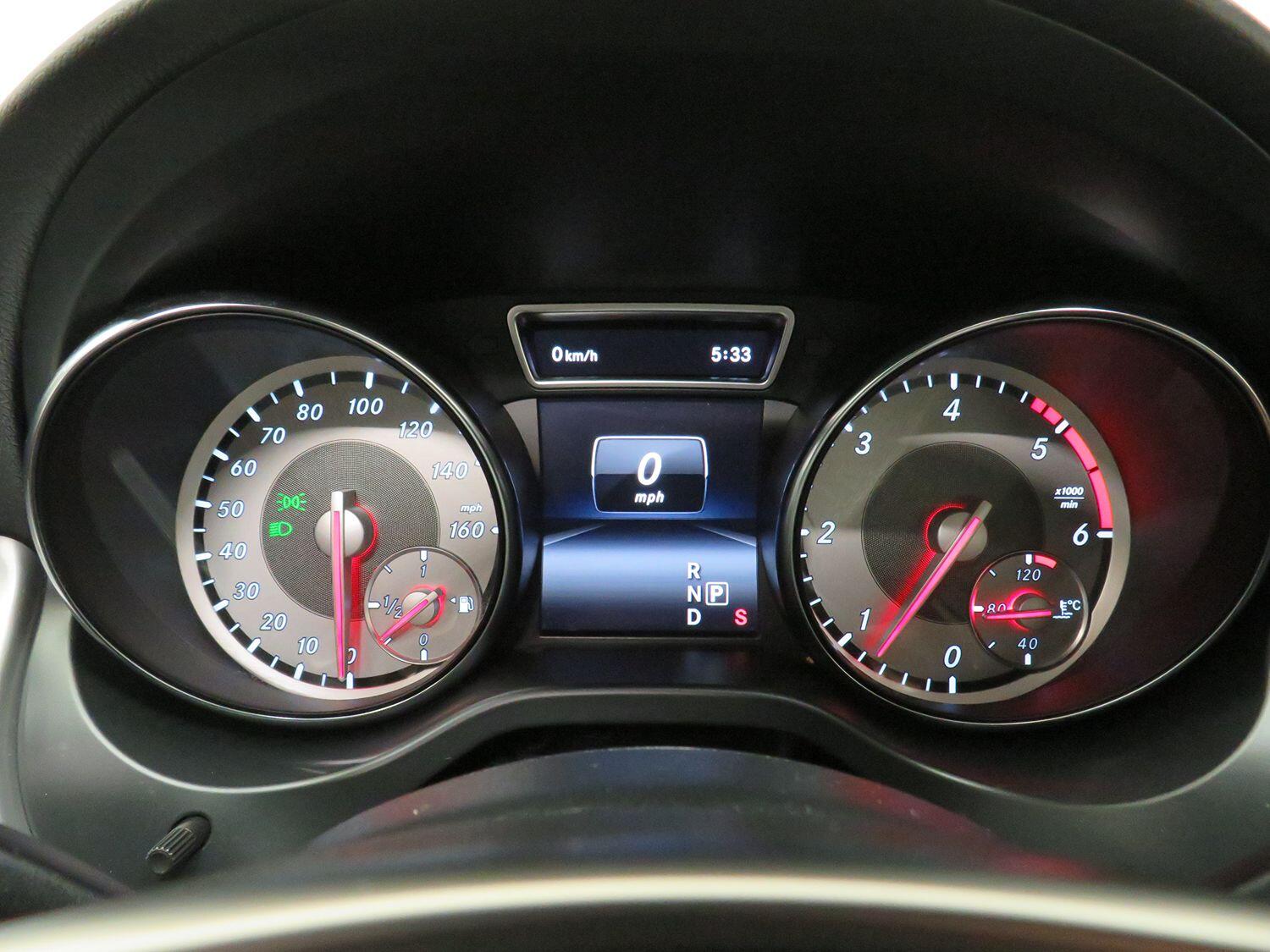 Mercedes Benz CLA