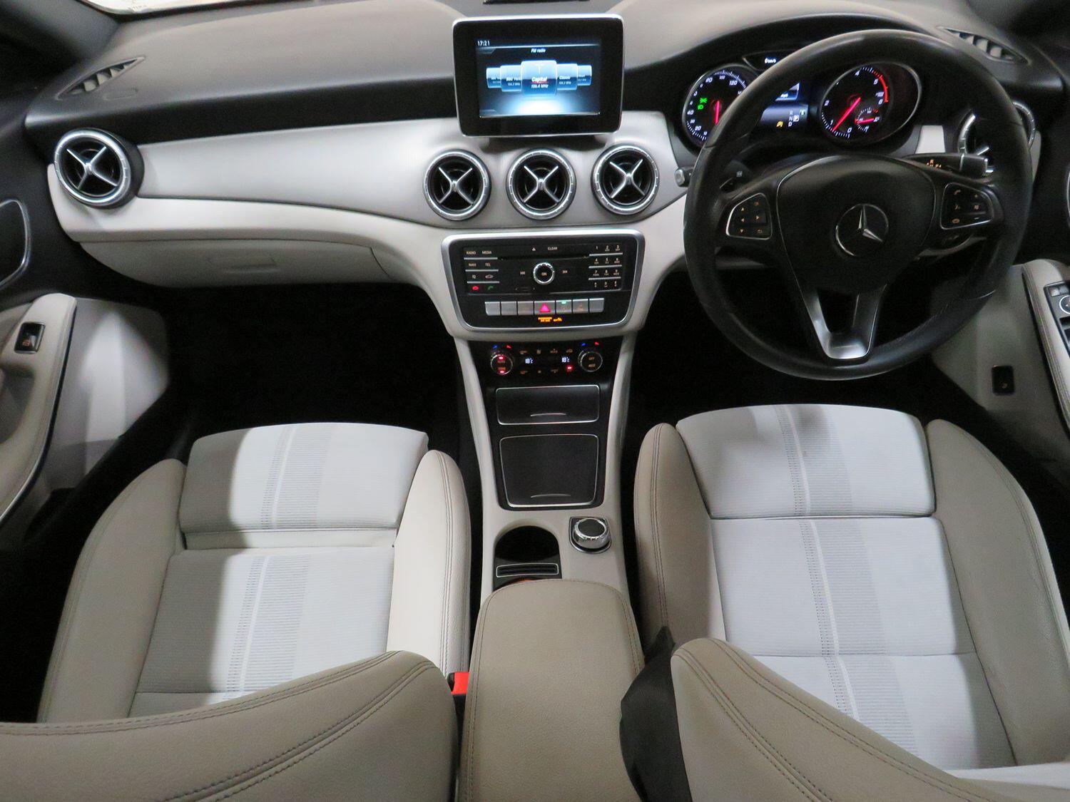 Mercedes Benz CLA