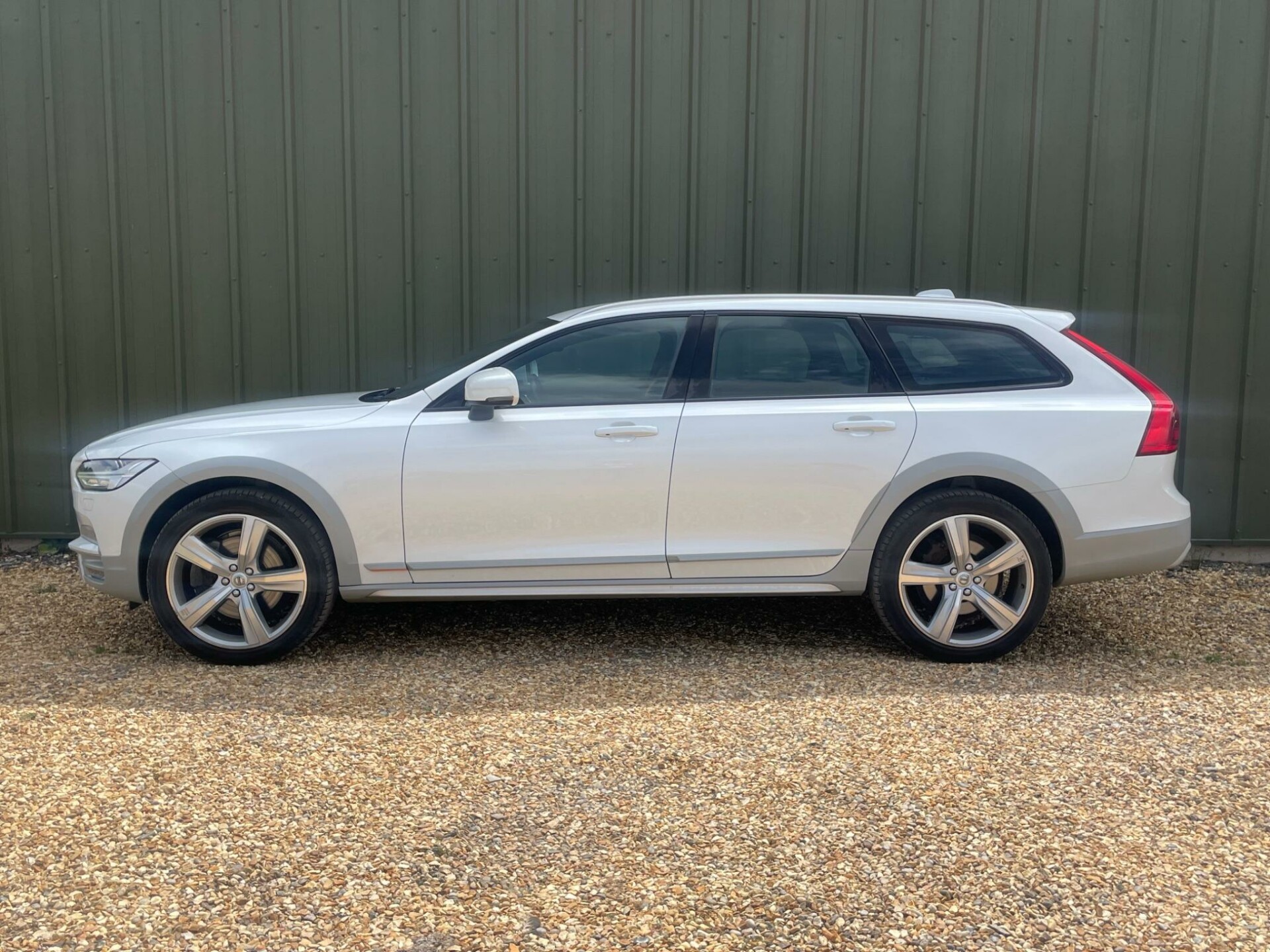 Volvo V90