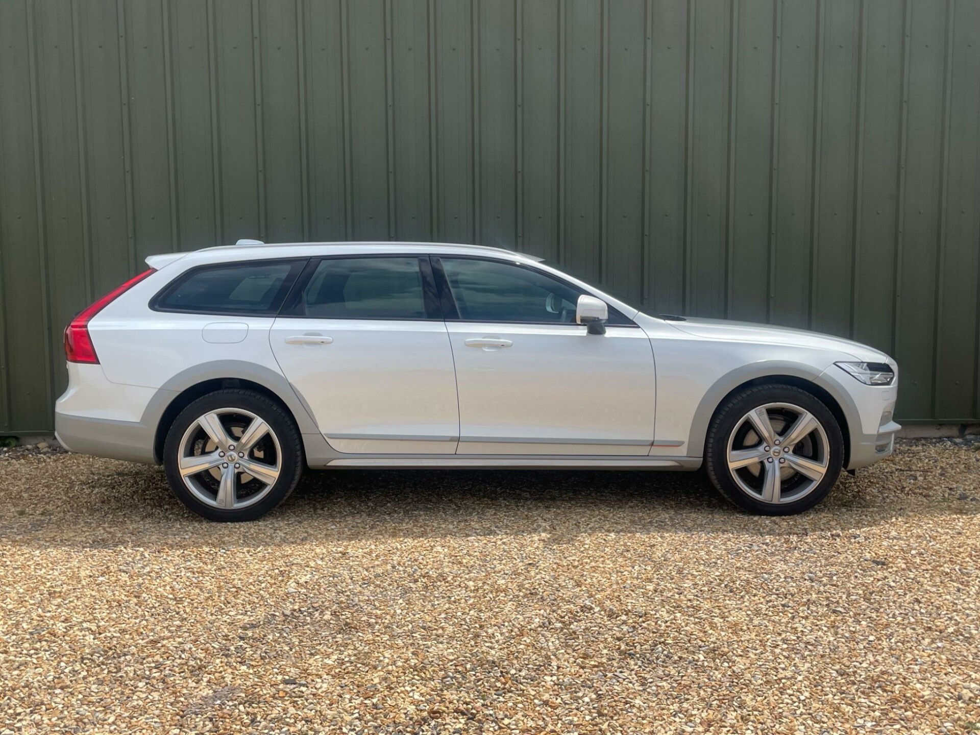 Volvo V90