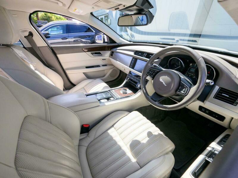 Jaguar XF