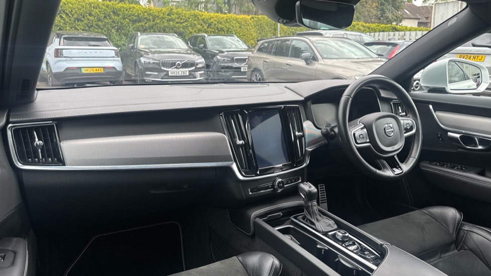 Volvo V90