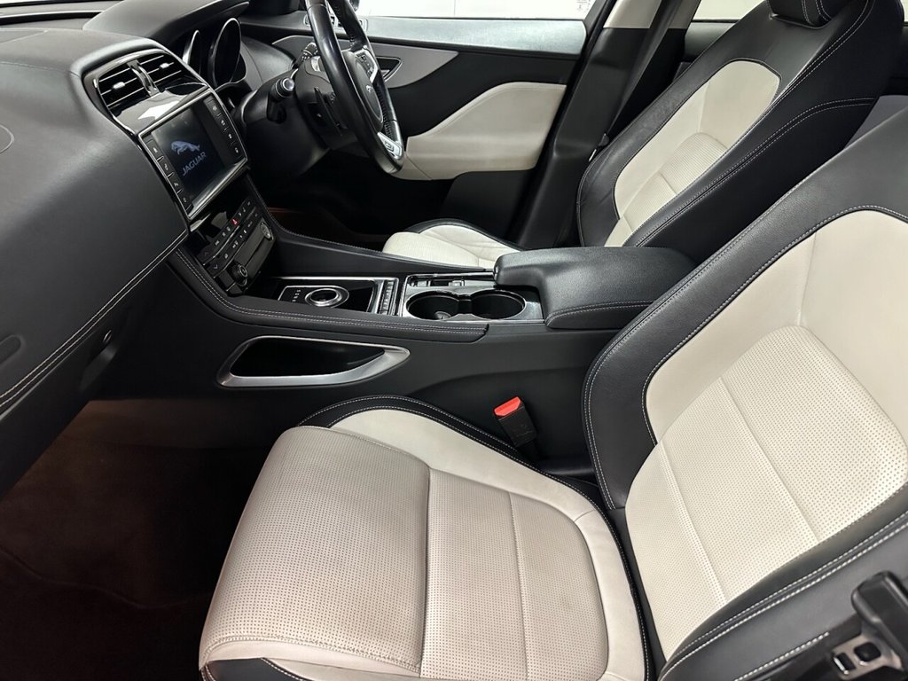 Jaguar F Pace