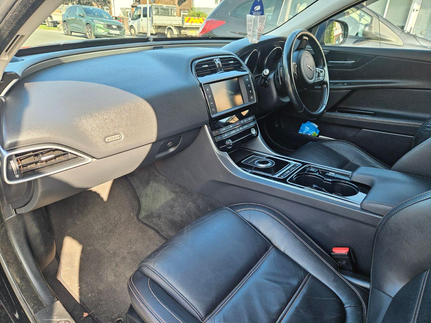 Jaguar XE