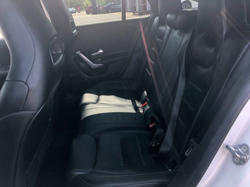 Mercedes Benz CLA