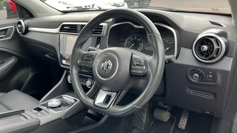 MG ZS