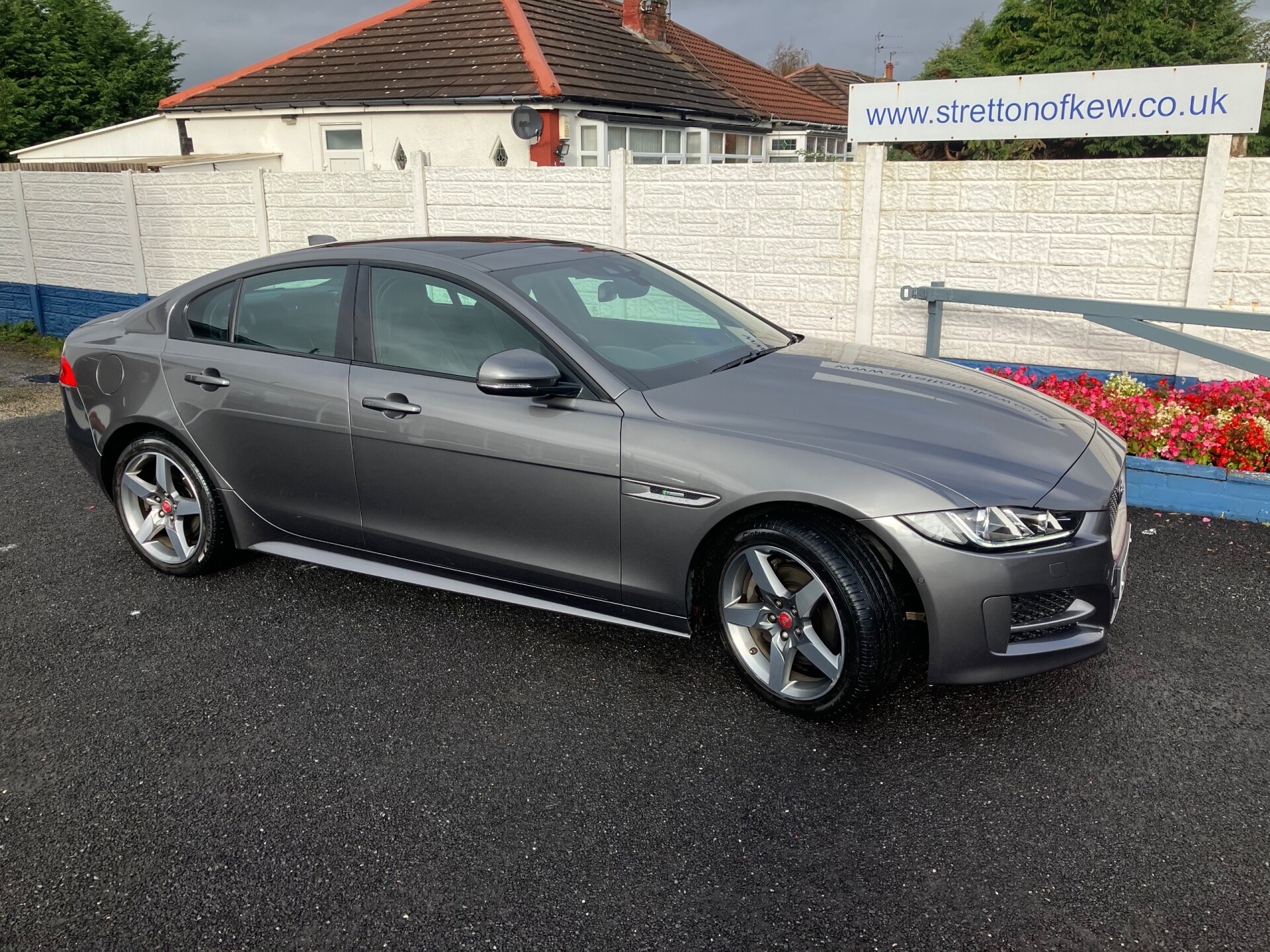 Jaguar XE