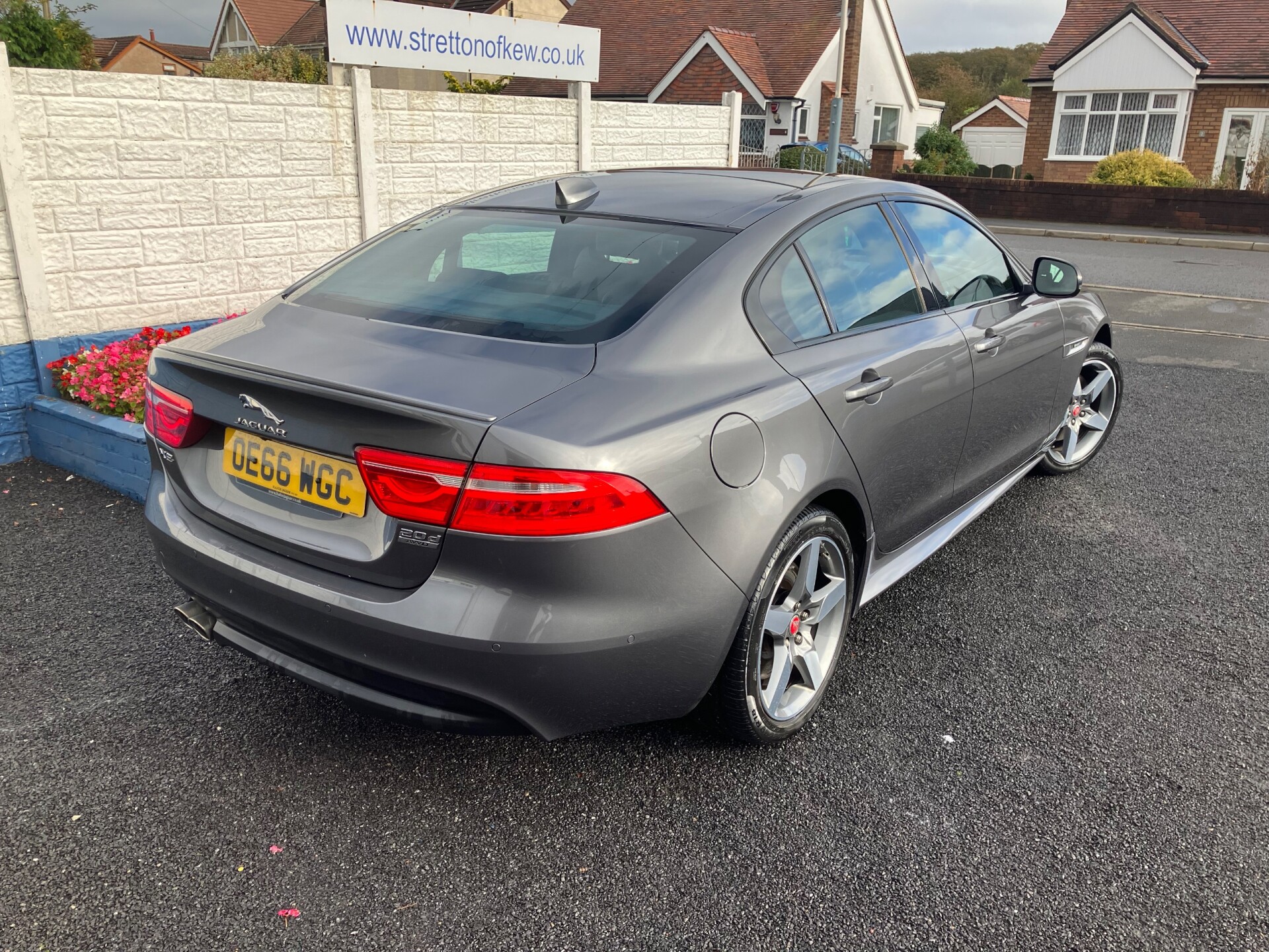 Jaguar XE