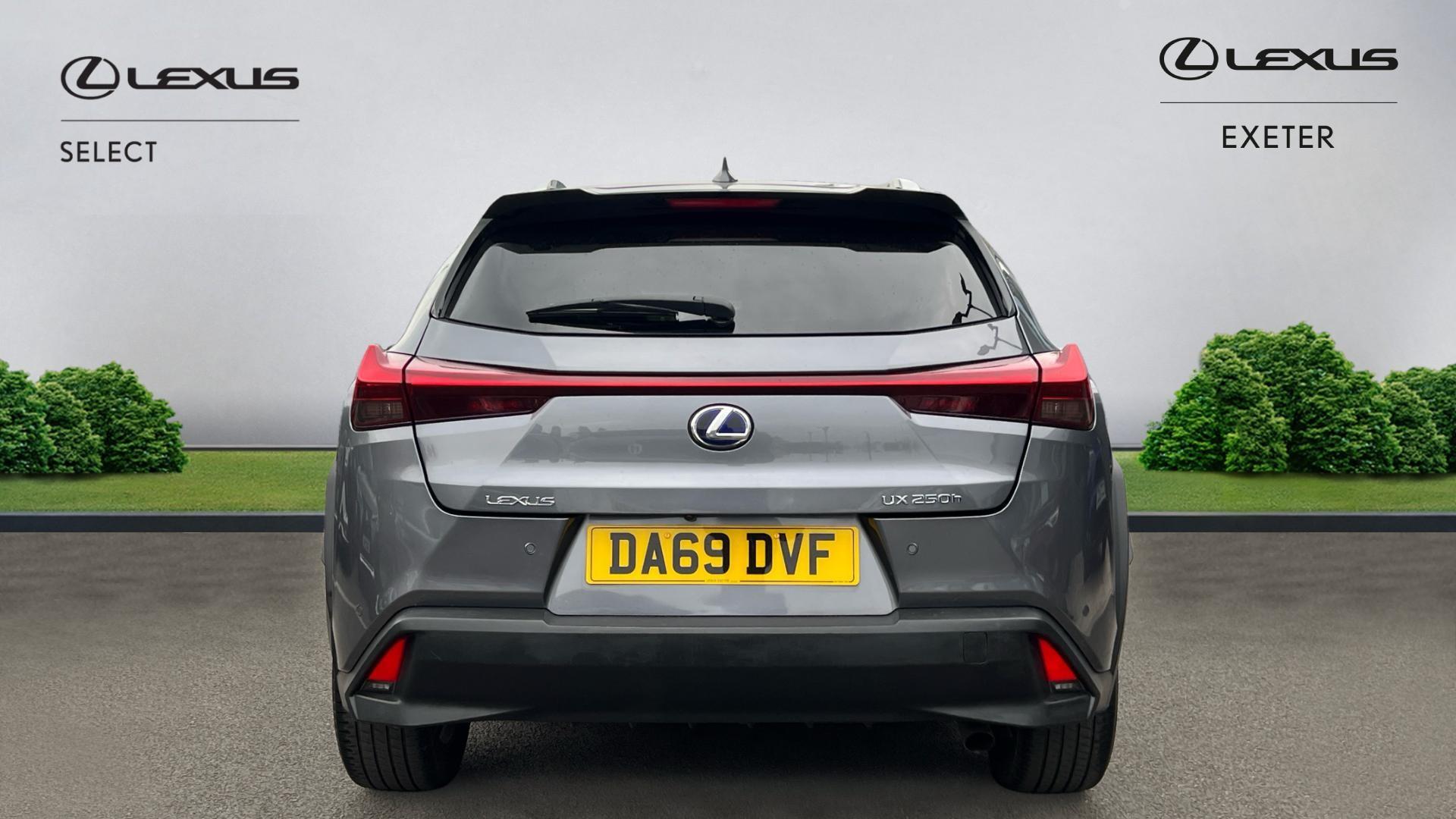 Lexus UX