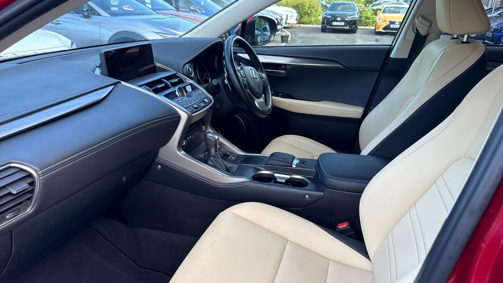Lexus NX 300h